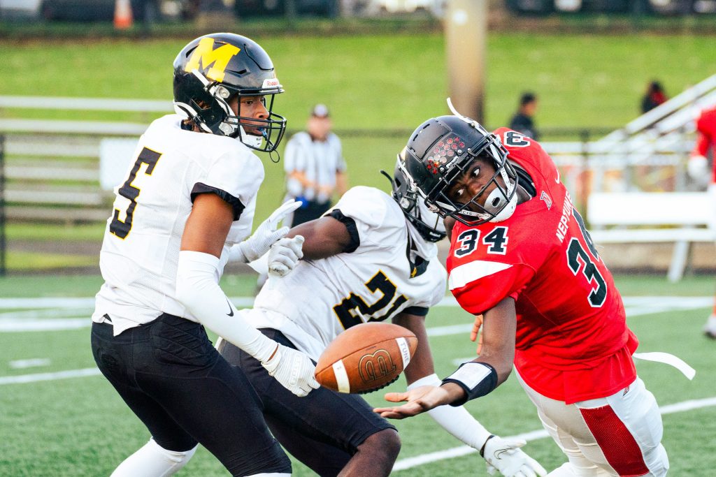 高校に撮ったアメフトの写真。